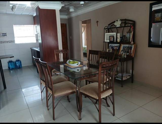 3 BEDROOM HOUSE FOR SALE IN KARENPARK